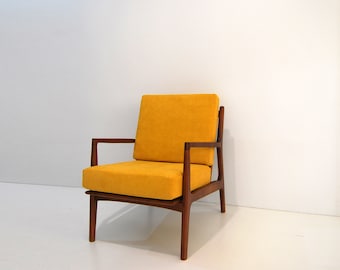 Mid Century Modern Armchair / Lounge Chair / Danish Style / Scandinavian Design / Retro