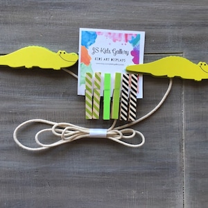 Art Display Hanger, alligator Kid&#39;s art work display, Art Work Display, Photo Display, Kids Wall Art, clothespins