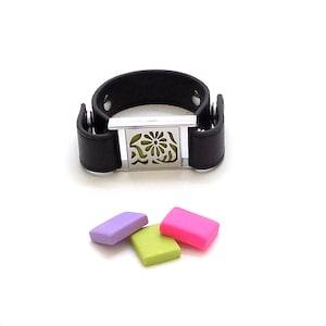 Aromatherapy Jewelry, Aromatherapy Bracelet, Essential Oil Diffuser Bracelet, Leather Jewelry, Floral Aromatherapy Bracelet Locket
