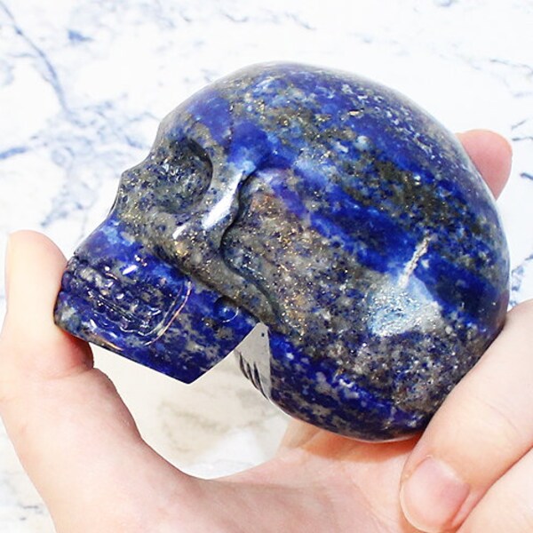 Crâne de cristal bleu Lapis, grand cristal sculpté tête de mort, Pierre Lapis crâne de cristal bleu, Lapis Lazuli avec Pyrite 76mm