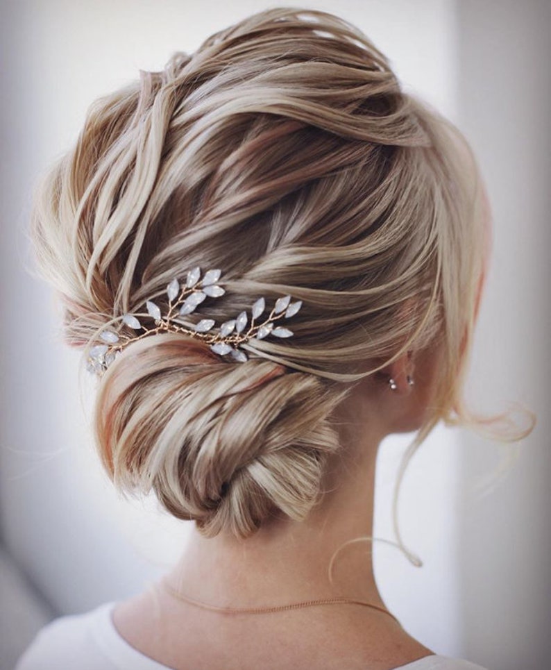 Bridal hair vine Wedding hair piece bridal hair vine gold Wedding hair vine Bridal hair comb gold Crystal Hair Comb Opal colored hair comb