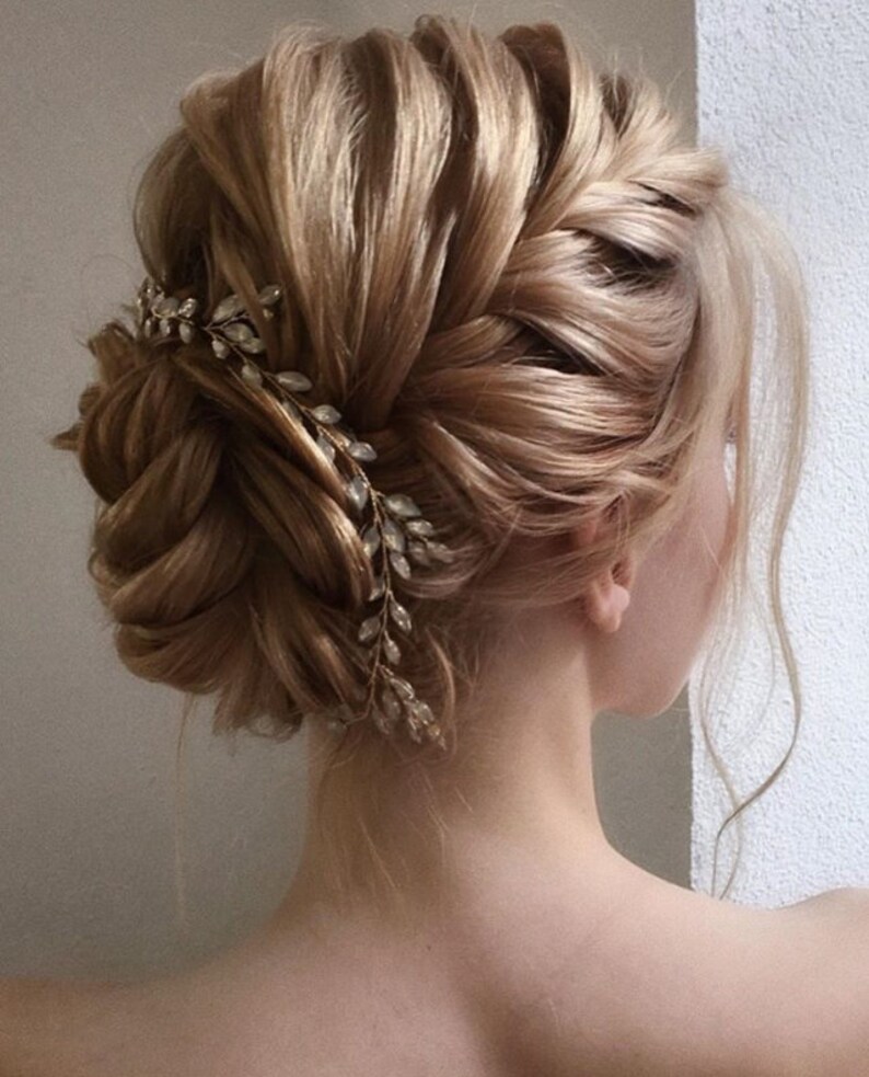 Bridal hair vine Wedding hair piece bridal hair vine gold Wedding hair vine Bridal hair comb gold Crystal Hair Comb Opal colored hair comb