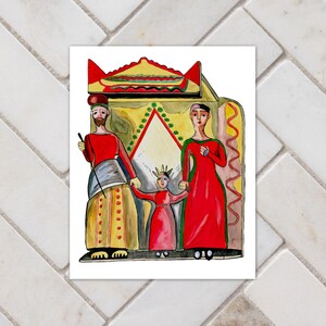 Może przedstawiać: Akwarela przedstawiająca rodzinę złożoną z trzech osób stojących przed żółtym i zielonym domem. Ojciec ma na sobie czerwoną i żółtą szatę, matka ma na sobie czerwoną sukienkę, a dziecko ma na sobie różową sukienkę. Dom ma zielony dach i żółte drzwi.