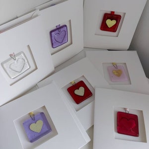 Valentijnskaart met hart van gesmolten glas