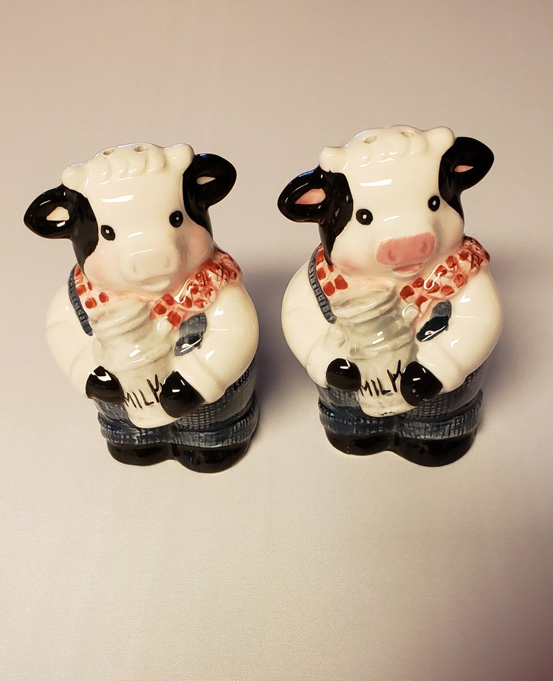 Antique Cows Cow Decor Vintage Cows Cow Kitchen Cow Salt And Pepper Shakers Salt Pepper Shakers Home Living
