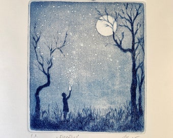 Gravure originale imprimée à la main "Fireflies", encre bleue sur papier blanc, numérotée et signée.