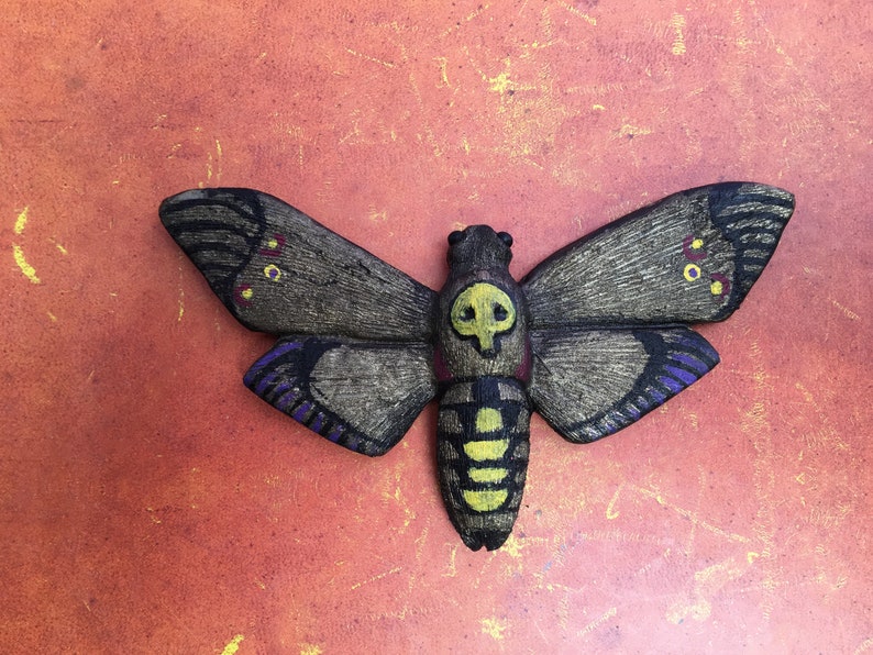 Magnet deco tie for fridge, Sphinx head skull hand painted resin. image 1