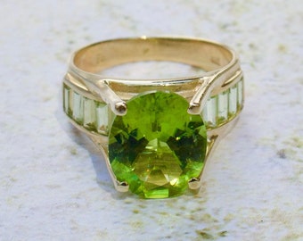 Magnificent Genuine Flawless 12x10 MM Oval Shape Peridot With 14k Solid Gold Ring. Size 7.25