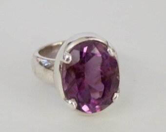 Sterling Silver. Amethyst. Gorgeous Sterling Silver with Genuine Amethyst Ring. Size 7