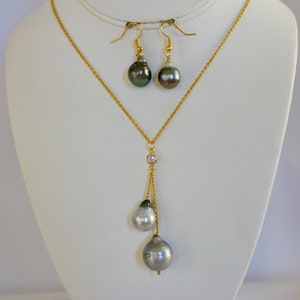 Gorgeous Tahitian Pearl Necklace With Matching Earrings.