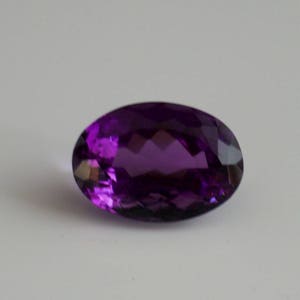 Best Quality Genuine 20 ct. AVG 21x15 MM Oval Shape Amethyst.