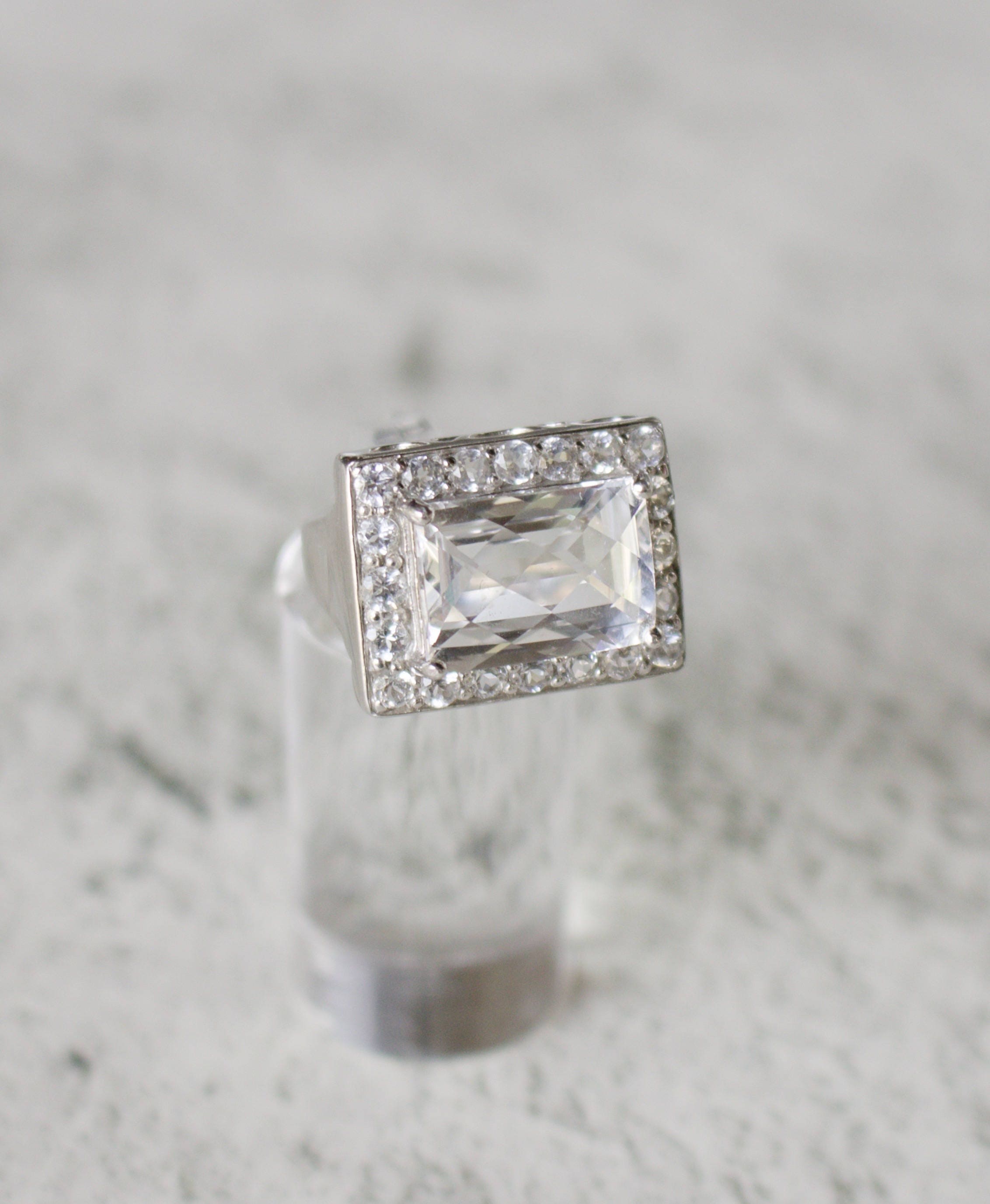 スターリングシルバー。ホワイトトパーズ。14 x 10 MM クッション