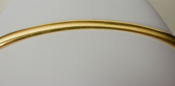 18k Sold Gold Omega Necklace. Beautiful solid 18k… - image 5