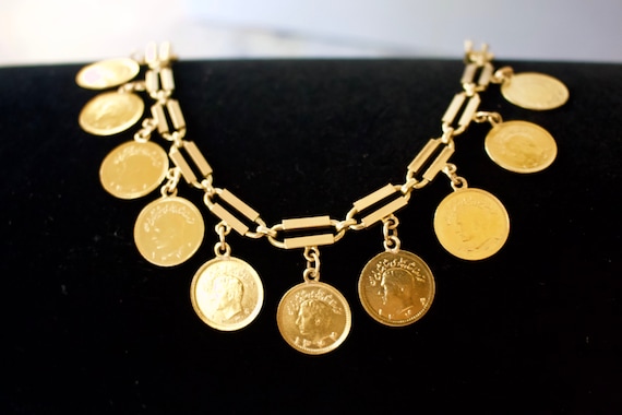 A Magnificent Solid 18k Yellow Gold Chain With 10 Pahlavi Gold