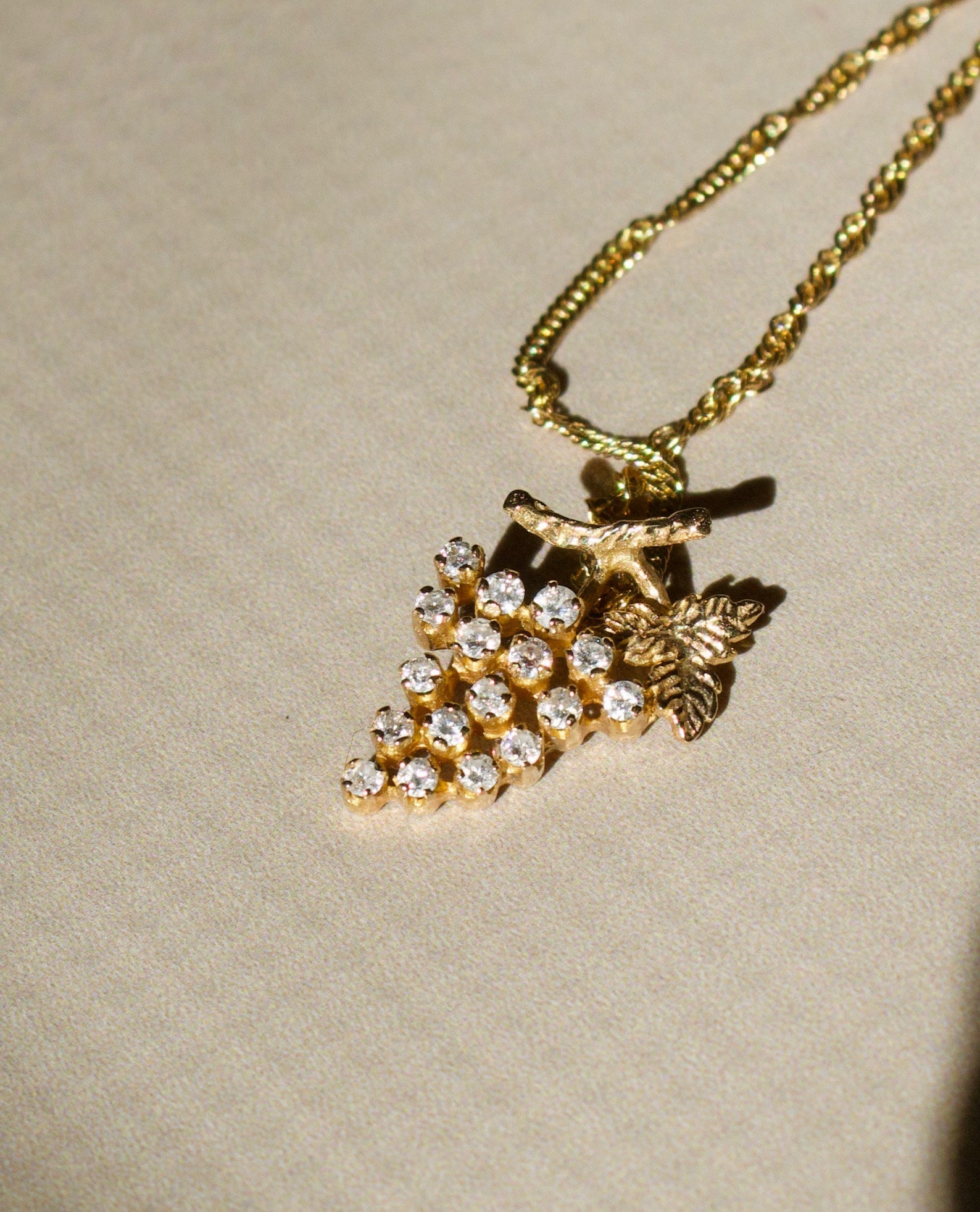 18k Solid Yellow Gold Grape Diamond Pendant With 18k Solid Gold Chain