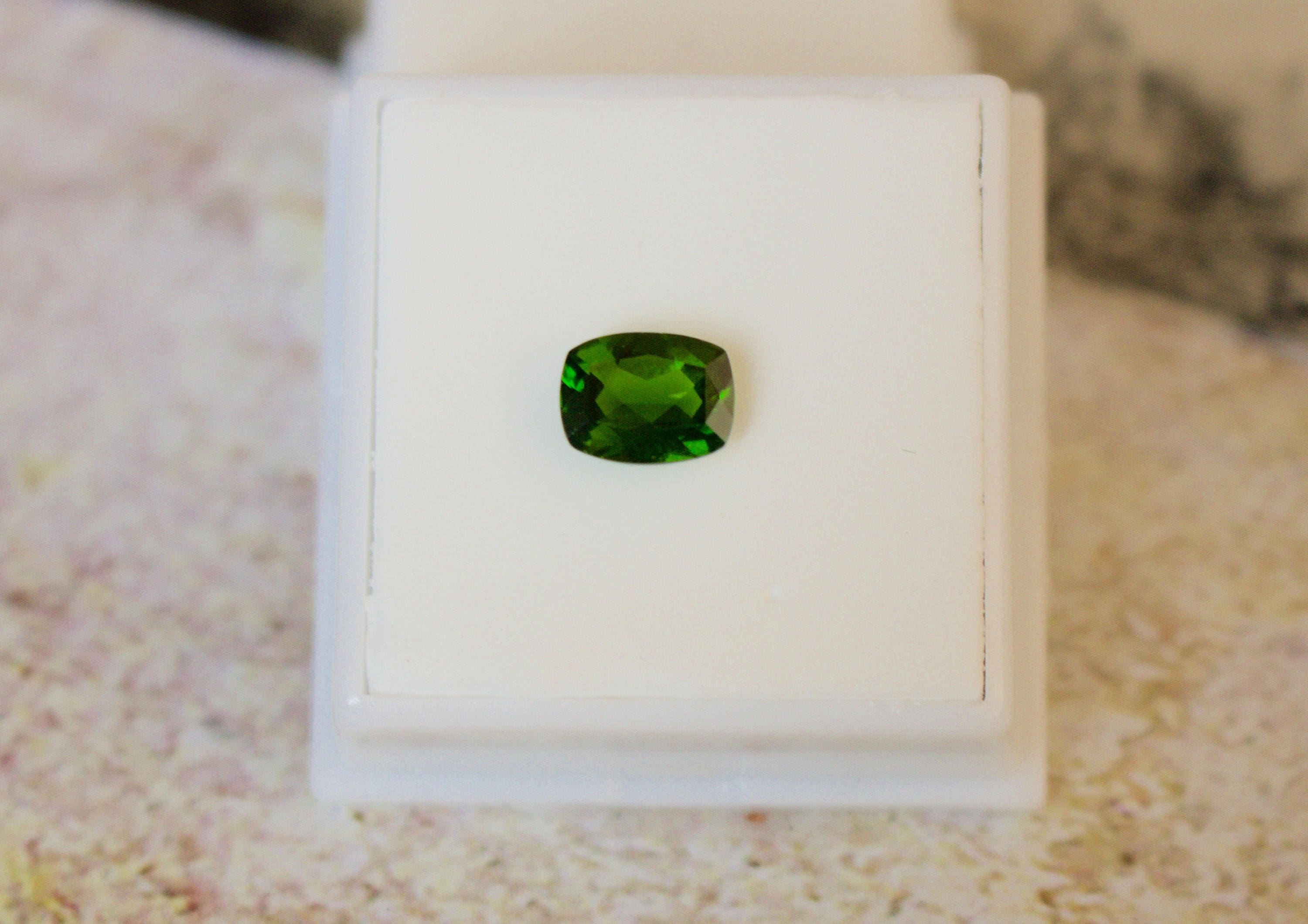Flawless emerald sales