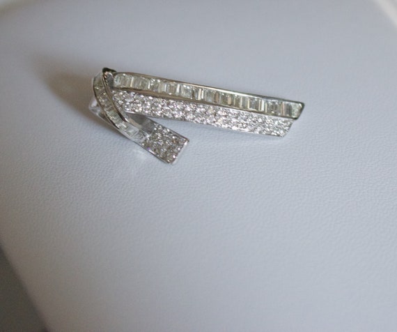 Diamonds. Gorgeous 18k Solid White Gold With Diam… - image 5