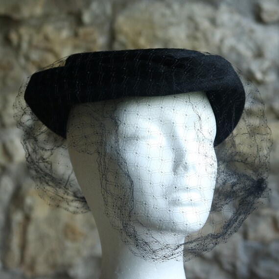 Vintage Black Velour Hat Fascinator with little ve