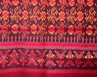 アート・デザイン・音楽 Traditional Textiles of Cambodia HSF 043, Silk Fabric, Handwoven Silk Fabric With Hand Dyed