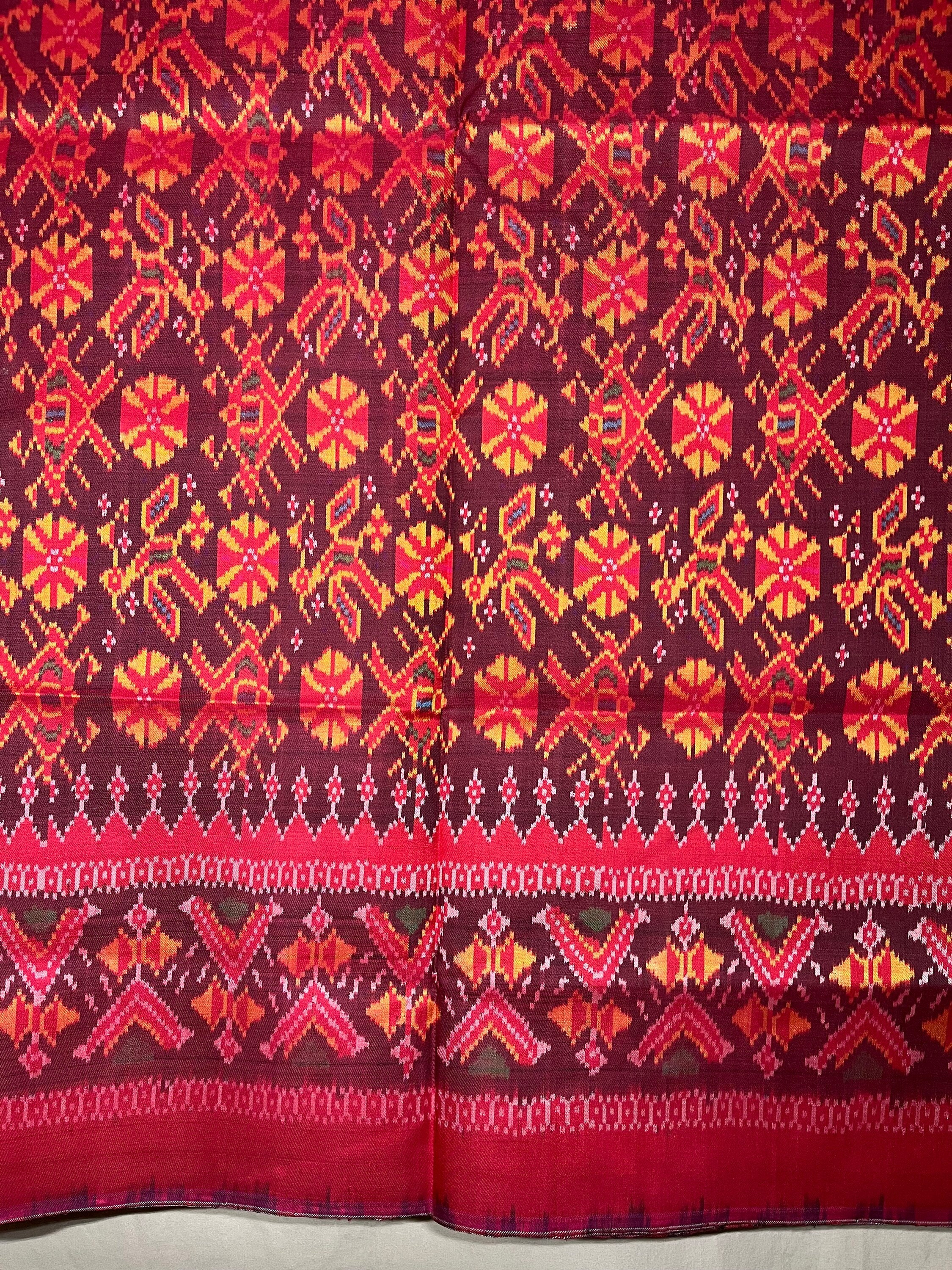 アート・デザイン・音楽 Traditional Textiles of Cambodia Traditional Textiles of Cambodia: Cultural Threads and