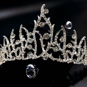 Crystal Wedding Tiara, Bridal Tiara, Wedding Tiara, Princess Tiara, Luxury Tiara, Swarovski Tiara, Crystal Headpiece, Wedding Headpiece