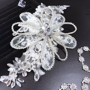 Crystal Bridal Hair Comb, Swarovski Bridal Headpiece, Flower Hair Comb, Wedding Headpiece, Bridal Hair Jewelry, Crystal Headpiece, Lace Comb