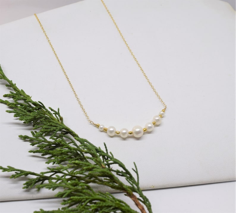 Graduated Freshwater Pearl Necklace, Dainty Beaded Bar Necklace,gold