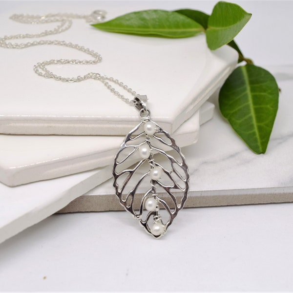 Leaf Style Pearl Pendant