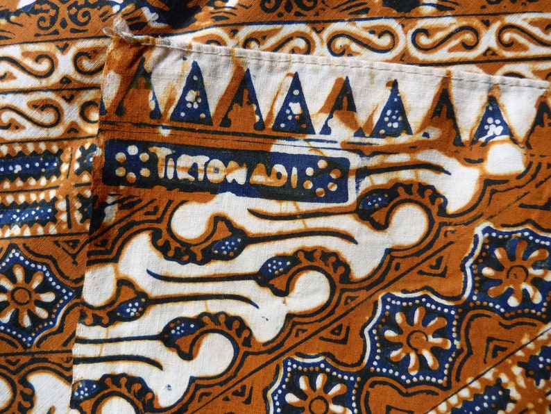 Batik Cotton Sarong Fabric Handmade Indonesian Kain Batik Tulis Solo City Indonesia Batik Hand Drawn image 3