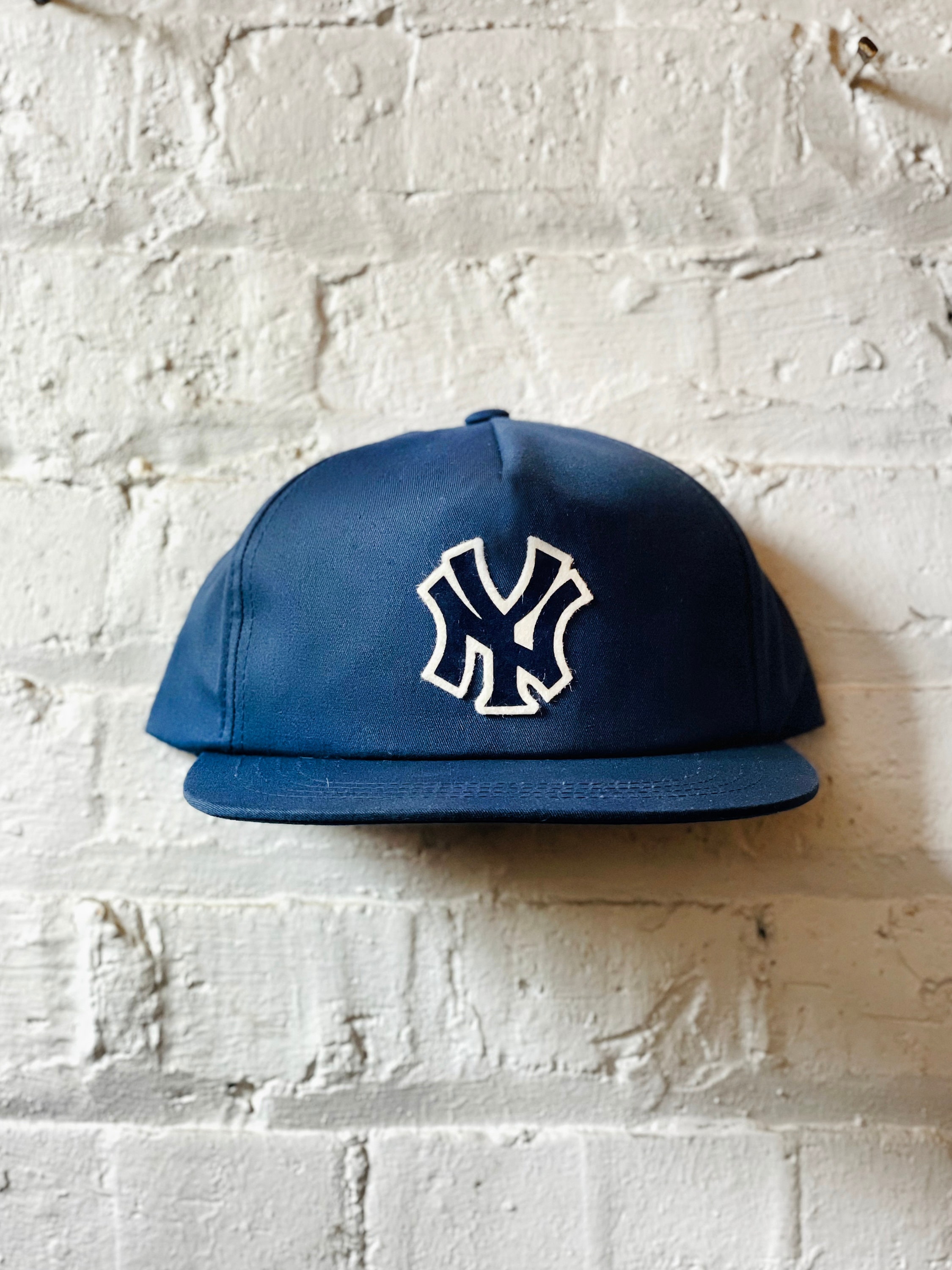 Vtg NY Yankees Baseball Pinstripe Trucker Hat Strapback Dad Cap Vintage
