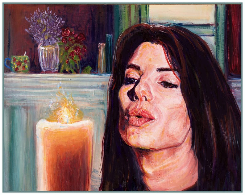 Puede incluir: Pintura al &oacute;leo de una mujer soplando una vela. La llama de la vela es de color amarillo brillante y naranja. Detr&aacute;s de la vela hay una estanter&iacute;a con flores y una taza de t&eacute;. La mujer tiene el pelo largo y oscuro.
