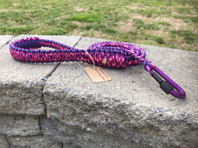 paracord dog leash with carabiner