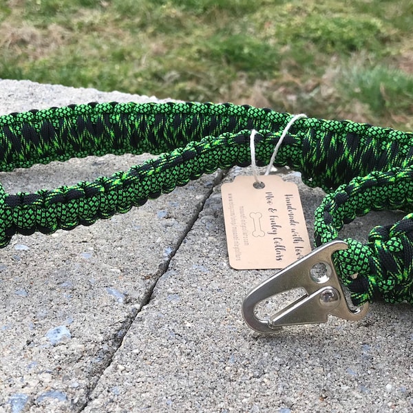 2 ft Paracord Dog Leash, Free Shipping, Neon Green and Black, Silver Rifle Sling, Traffic and Training Leash, City Living, Walk the Dog