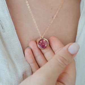Real Rose Necklace, Real Flower Necklace, Tiny Minimalistic Necklace, Valentine's Day gift Simple Gold Necklace, Resin Jewelry, Gift for her