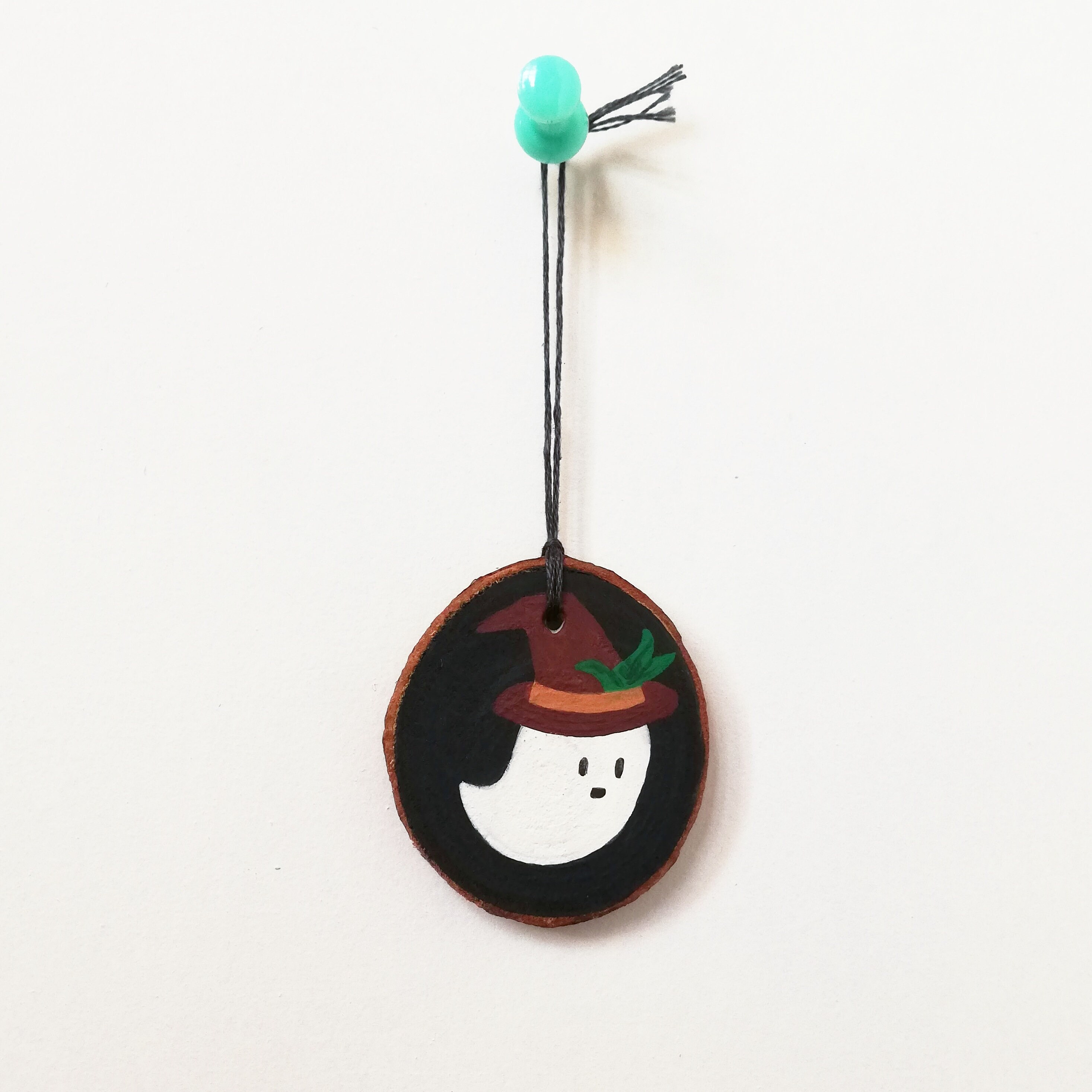 Ornement Fantôme - Gravure sur Bois Peint à La Main Peinture Acrylique Décoration d'halloween en Boi