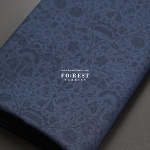 Liberty of London (tessuto in cotone Tana Lawn) - Lodden Navy tono su tono - 50 cm