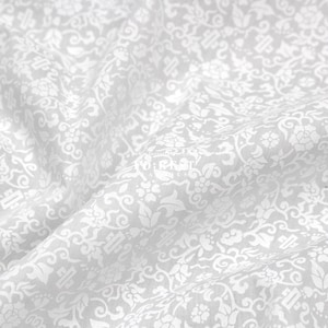 Liberty of London (tessuto di cotone Tana Lawn) - Fiore Gilbert bianco su bianco - 50 cm