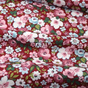 Liberty Quilting - Lasenby Cotton - Tessuto Postcard From the Highlands (Hedgerow Bloom A) - 50 cm