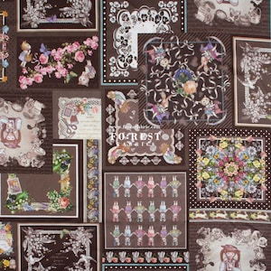 Könnte beinhalten: Ein brauner Stoff mit Patchwork-Muster, das verschiedene Bilder von Tieren, Blumen und Text zeigt. Der Stoff enthält ein sich wiederholendes Muster aus Hasen, einem Blumendesign und einem Textmuster, das "FOREST FABRICS" lautet.