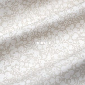 Liberty Quilting - Lasenby Cotton - Tessuto Postcard From the Highlands (Putty A) - 50 cm