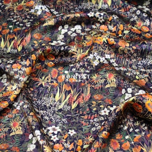 Liberty of London (tessuto in raso di seta) - Faria Flowers NERO - 50 cm
