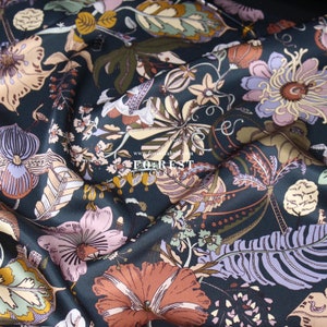 Liberty of London (tessuto in raso di seta) - Fantasy Land NERO - 50 cm