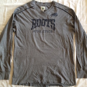 Roots Canada Athletics Gris Hombre V-cuello Unisex Camiseta de manga larga Tamaño mediano