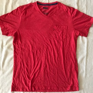 Levi&#39;s Levi Strauss Męska Koszulka z Dekoltem w Serek Czerwona Duża Dopasowana
