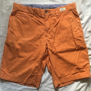 Tommy Hilfiger Vintage Men&#39;s Bermuda Shorts Classic Orange Size 31 Zipper Closure