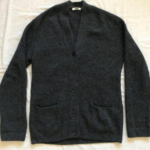 Uniqlo Japan Men&#39;s Gray Knit Pure Wool Cardigan Small Size