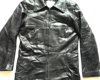 Classic Gap Men's Black Leather Jacket - Immaculate Condition