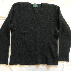 Alan Paine Made In England Mens Pullover Sweater Wool Knit Dark Gray V-Neck Size UK 44 / EU 52 / 40 US  Medium