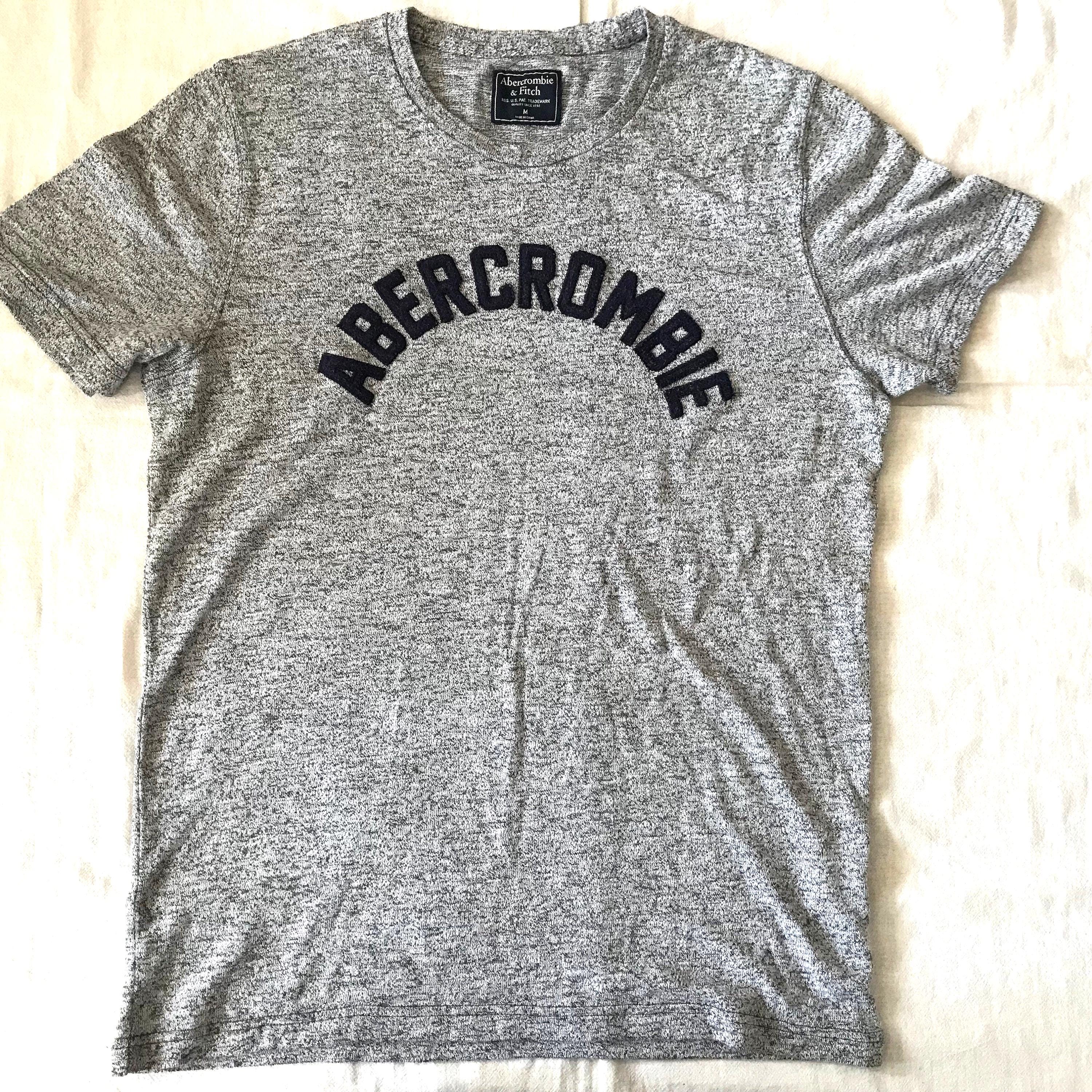 アバクロンビー＆フィッチ メンズ Tシャツ Mサイズ 刺繍ロゴ入り