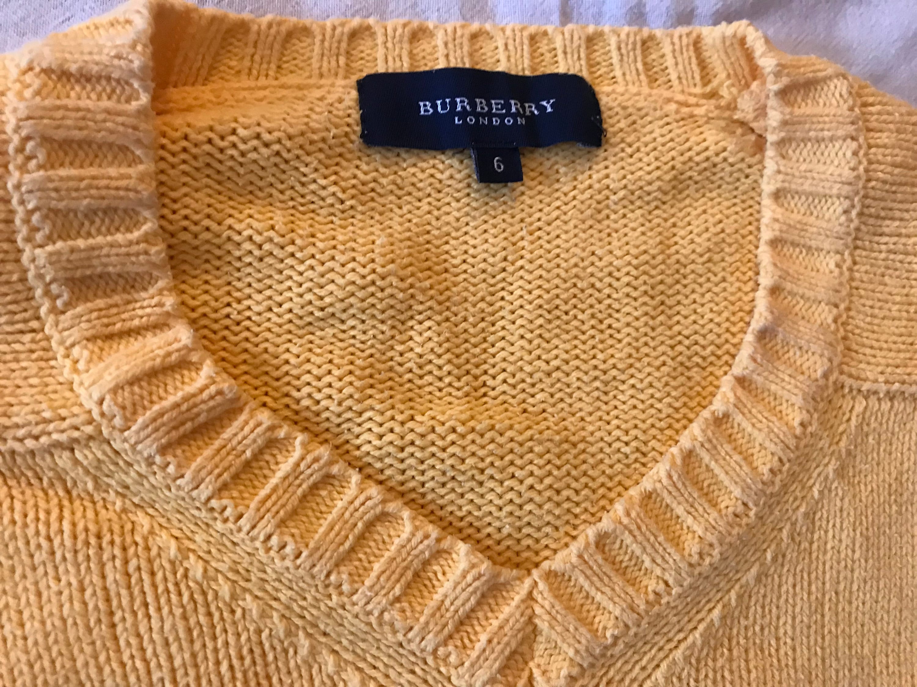 Burberry’s v neck knit sweater バーバリーズ Burberry's v neck knit sweater バーバリーズ